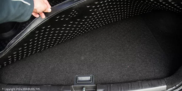 汽车行李箱衬垫的突破性TPE材料